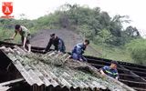 Hành động đẹp sau trận giông lốc làm người dân xúc động
